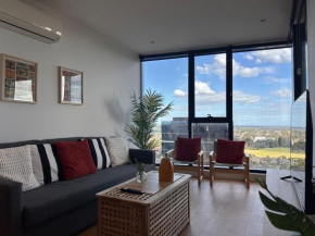Skyview Retreat Whitehorse Tower, Box Hill
